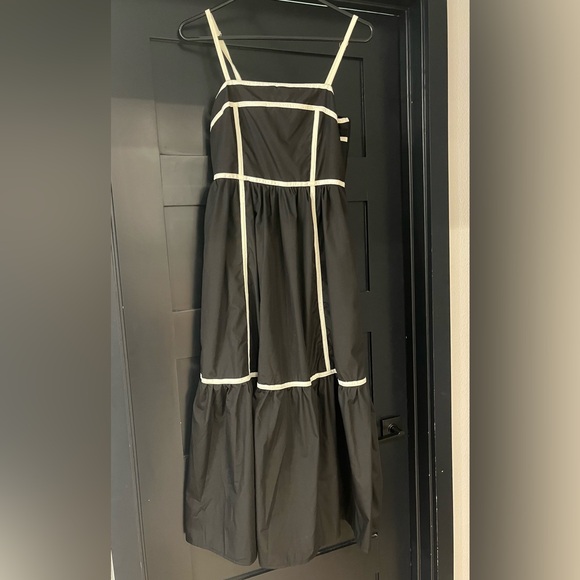 SOLD • Black + Off White Dress - Picture 4 of 4